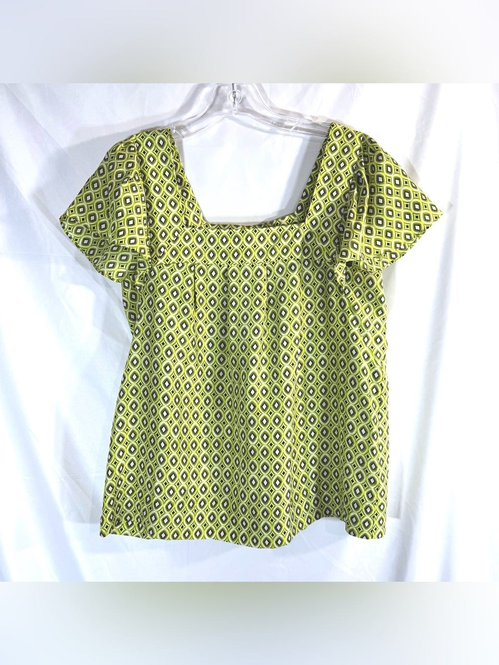 Banana Republic 100% Silk Geo Print Top With Square Neck And Short Cap Sleeves
